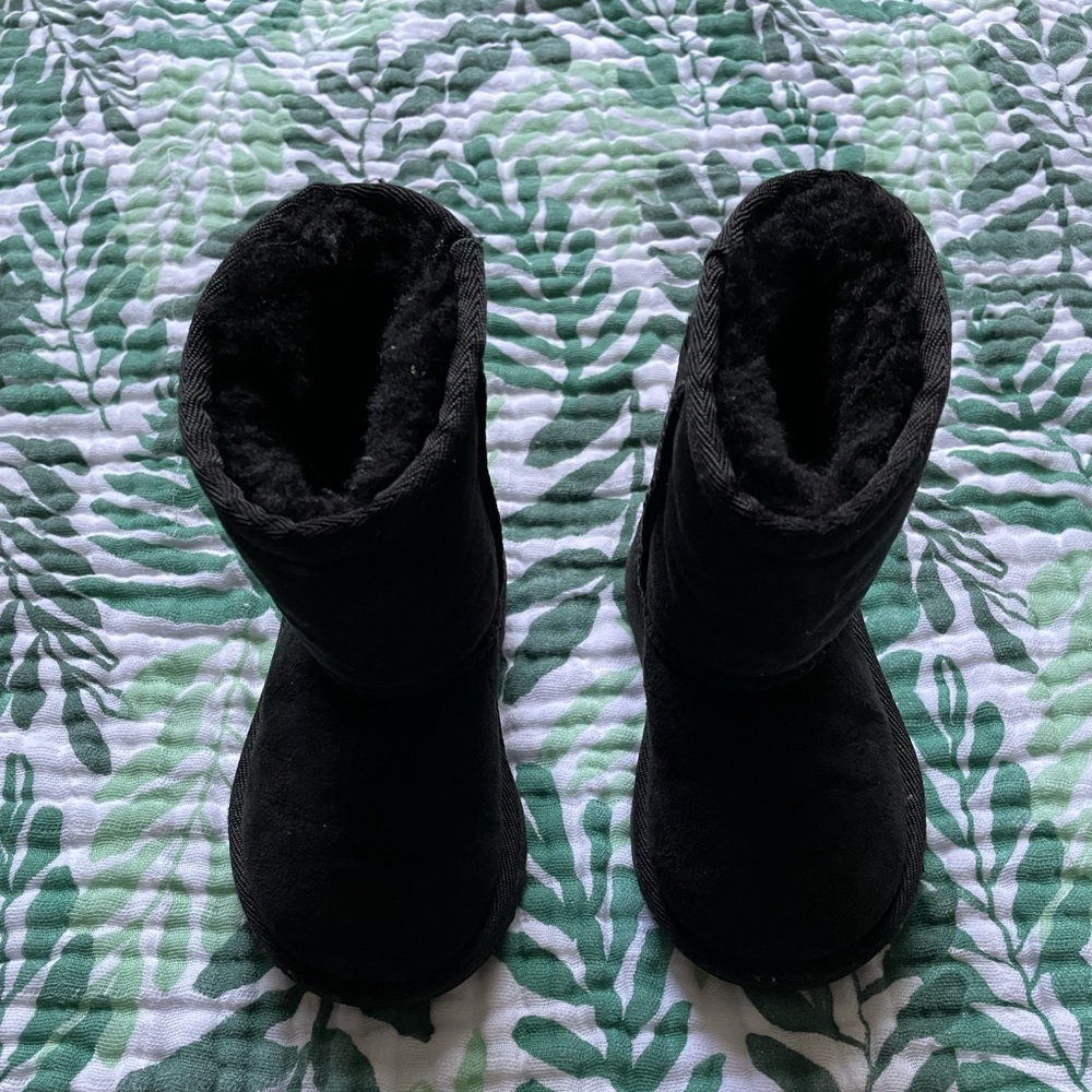 Black Toddler Uggs
